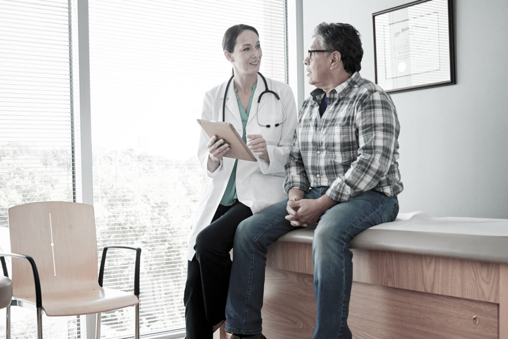 doctora con paciente